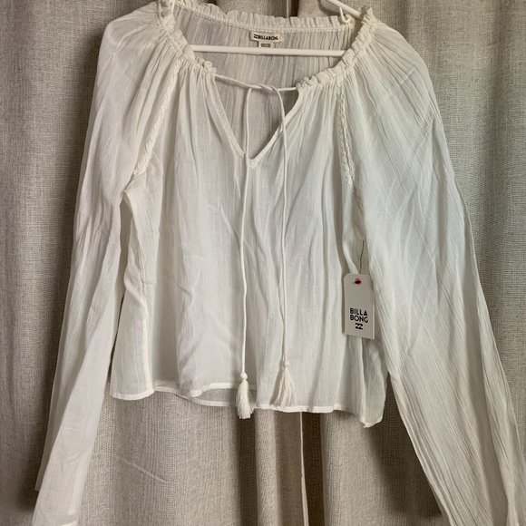 NWT  Billabong White Blouse - Picture 1 of 1